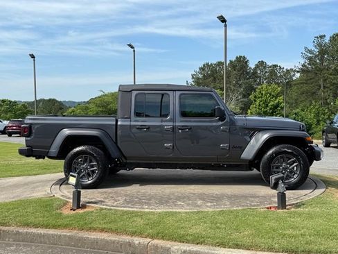 New 2026 Jeep Gladiator Sport AWD/4WD image 9