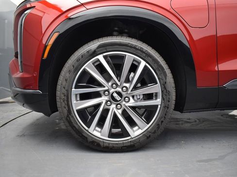 New 2026 Cadillac Vistiq Sport w/ LPO, Floor Liner Package image 8