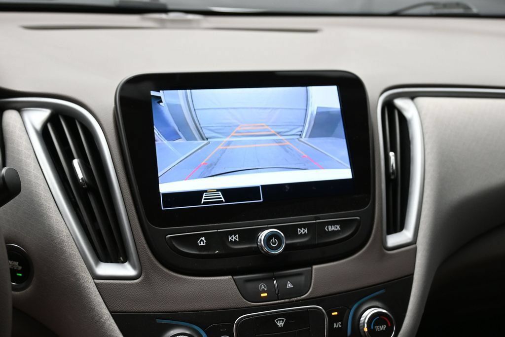 Used 2023 Chevrolet Malibu LS FWD image 14