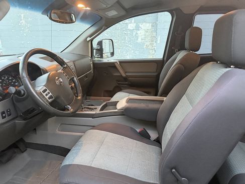 Used 2004 Nissan Titan SE AWD/4WD image 11