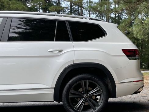 Used 2022 Volkswagen Atlas SEL R-Line image 5