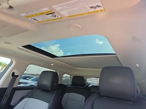 Used 2023 Land Rover Range Rover Evoque R-Dynamic S image 11