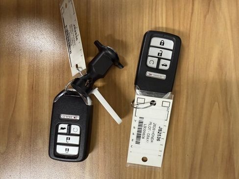 Used 2020 Honda Pilot Touring image 6