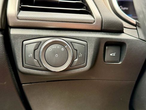 Used 2020 Ford Fusion SE FWD image 26