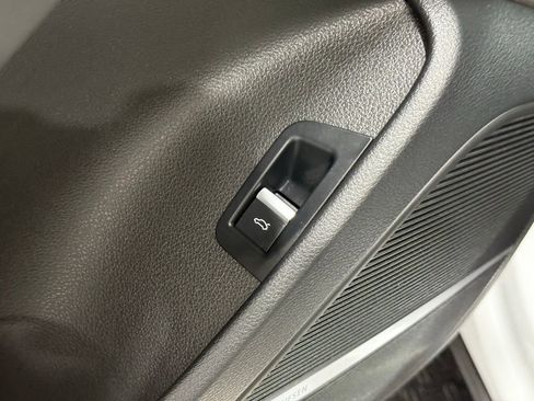 Used 2021 Audi SQ7 Premium Plus w/ Driver Assistance Package image 17