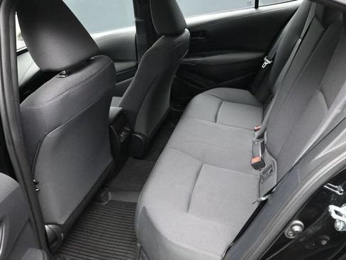 Used 2025 Toyota Corolla LE FWD image 18