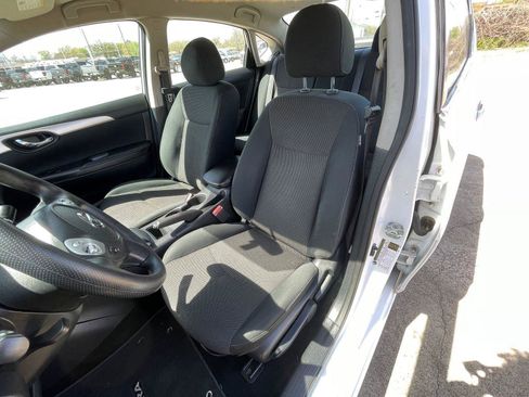 Used 2019 Nissan Sentra S image 9