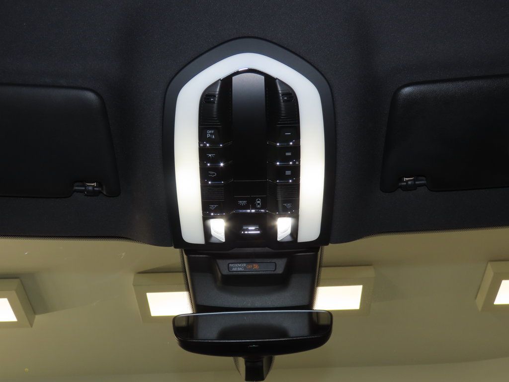 Certified 2026 Porsche Macan AWD/4WD image 31