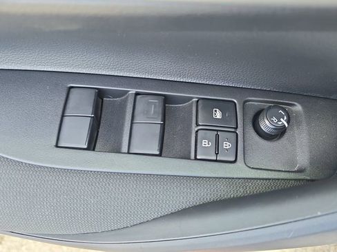 Used 2026 Toyota Corolla SE FWD image 28