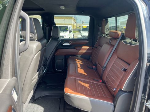 Used 2024 GMC Sierra 3500 Denali Ultimate image 14