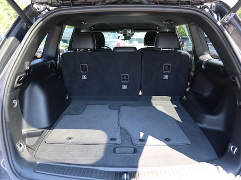 Used 2022 Jeep Grand Cherokee Altitude AWD/4WD image 12