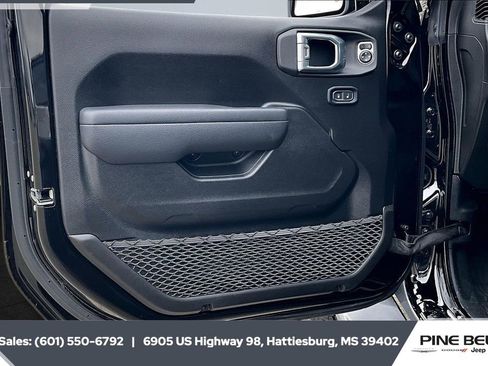 Used 2024 Jeep Wrangler Sport S image 17