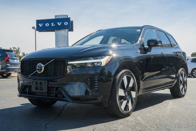 Used 2024 Volvo XC60 T8 Plus w/ Protection Package Premier AWD/4WD image 3
