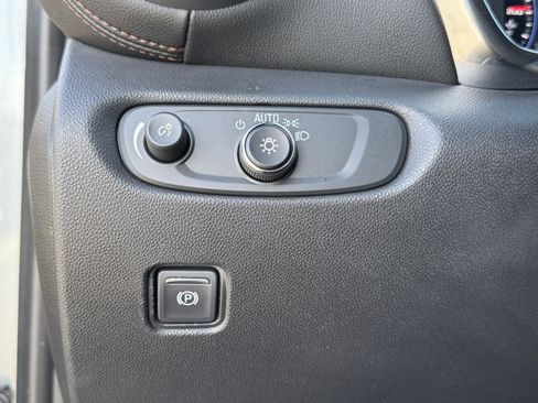 Used 2023 Chevrolet Blazer Premier image 29