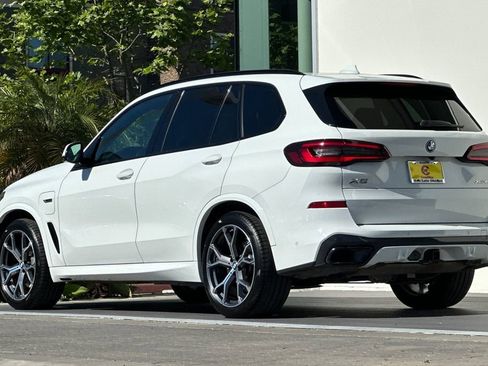Used 2022 BMW X5 xDrive45e w/ M Sport Package image 5