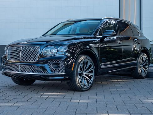 Used 2023 Bentley Bentayga AWD/4WD image 22