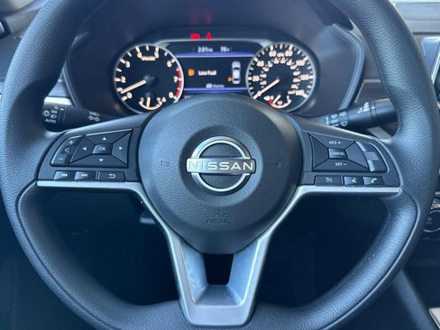 Used 2025 Nissan Altima 2.5 SV image 15