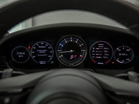 Used 2021 Porsche 911 Carrera image 17