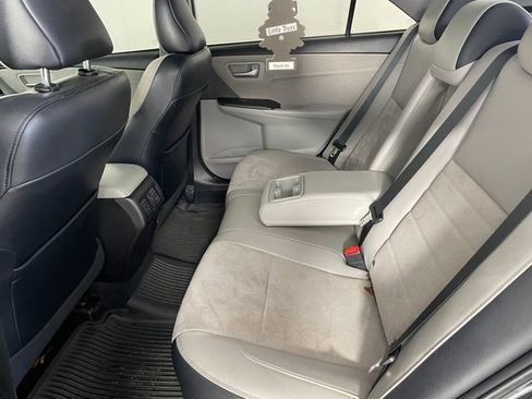 Used 2016 Toyota Camry XSE w/ Moonroof Package image 12