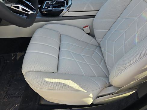 New 2026 BMW 760i xDrive w/ Luxury Rear Seating Package AWD/4WD image 15