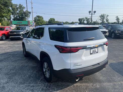 Used 2023 Chevrolet Traverse LT FWD image 5
