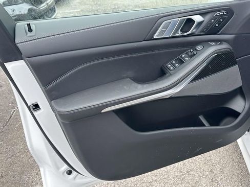 New 2026 BMW X7 M60i image 13