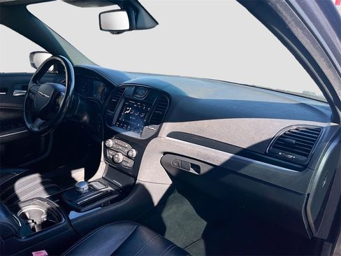 Used 2022 Chrysler 300 S image 29