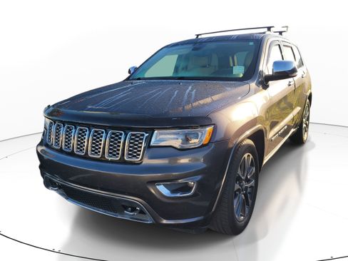 Used 2018 Jeep Grand Cherokee Overland AWD/4WD image 3
