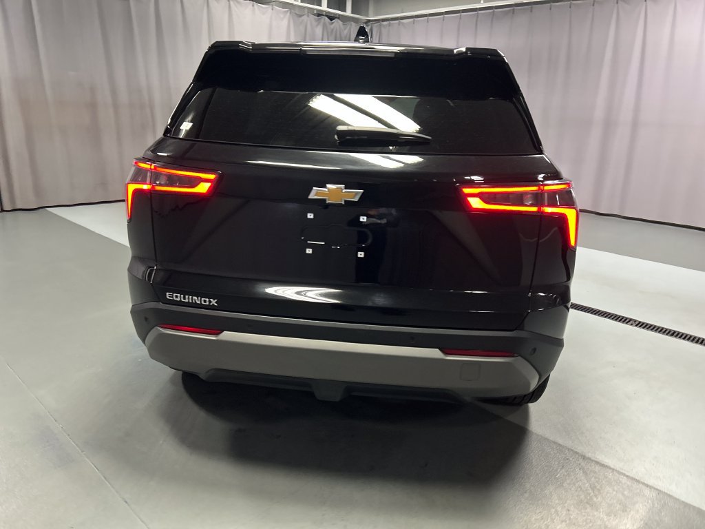 Used 2026 Chevrolet Equinox LT FWD image 6