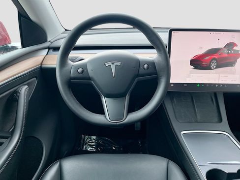 Used 2023 Tesla Model Y Long Range AWD/4WD image 23