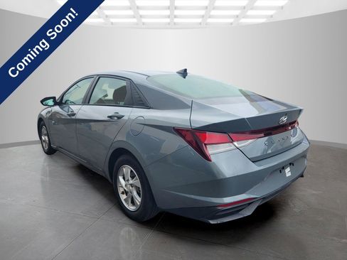 Used 2021 Hyundai Elantra SE FWD image 5