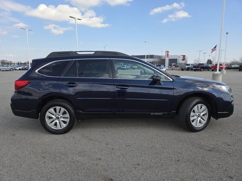 Used 2018 Subaru Outback 2.5i Premium image 19