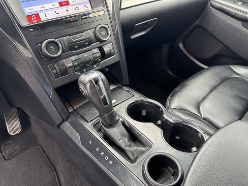 Used 2019 Ford Explorer XLT w/ Equipment Group 202A image 15