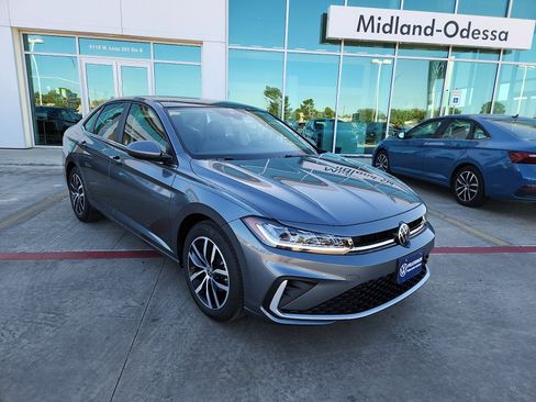 New 2026 Volkswagen Jetta SE image 1