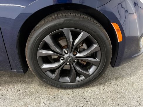 Used 2018 Chrysler Pacifica Touring-L Plus w/ S Appearance Package FWD image 27