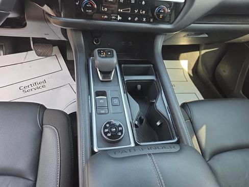 Used 2025 Nissan Pathfinder SL AWD/4WD image 15