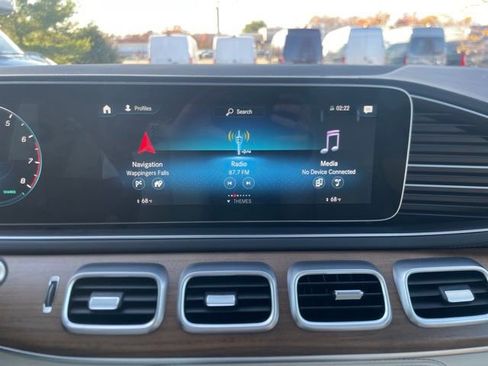 Certified 2022 Mercedes-Benz GLS 450 4MATIC image 39