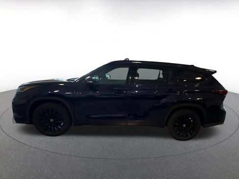 Used 2025 Toyota Highlander XSE AWD/4WD image 9