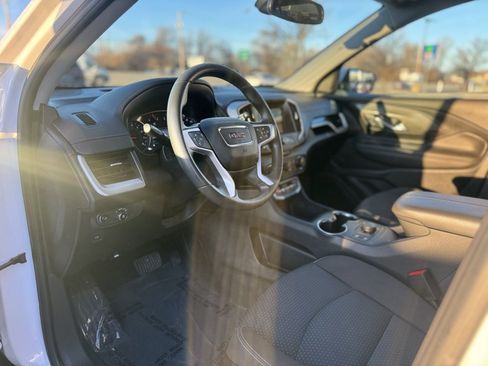 Used 2022 GMC Terrain SLE w/ Driver Convenience Package image 15