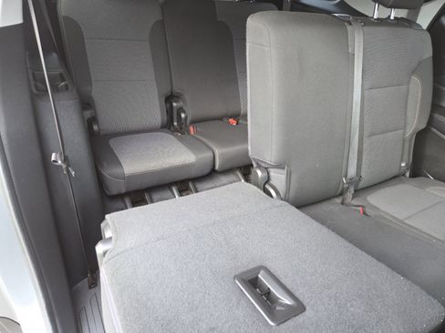 Used 2021 Chevrolet Traverse LS w/ LPO, Black Accent Package image 18