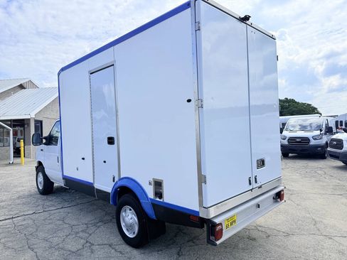 Used 2024 Ford E-350 and Econoline 350 Super Duty w/ Power Windows & Locks Group RWD image 4