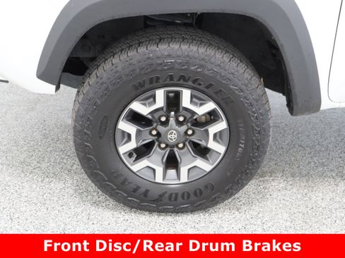 Used 2023 Toyota Tacoma TRD Off-Road w/ Technology Package image 11