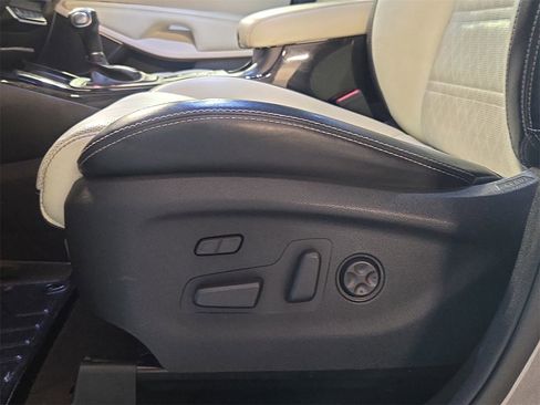 Used 2017 Kia Sorento SX image 29