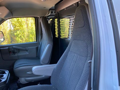 Used 2025 Chevrolet Express 2500 w/ Driver Convenience Package RWD image 21