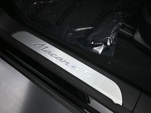 Certified 2025 Porsche Macan 4S Electric image 26