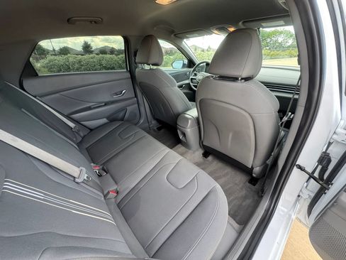 Used 2024 Hyundai Elantra SEL FWD image 33