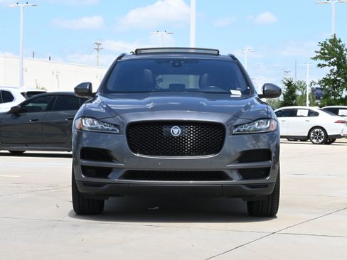 Used 2019 Jaguar F-PACE Prestige AWD/4WD image 3