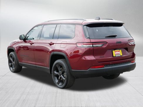 Used 2023 Jeep Grand Cherokee L Laredo AWD/4WD image 5