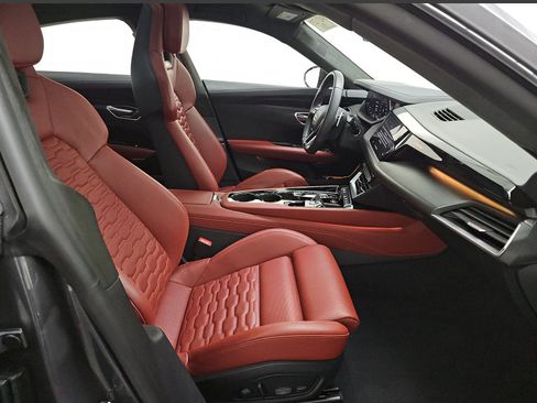 Used 2024 Audi RS e-tron GT w/ Carbon Performance Package AWD/4WD image 19