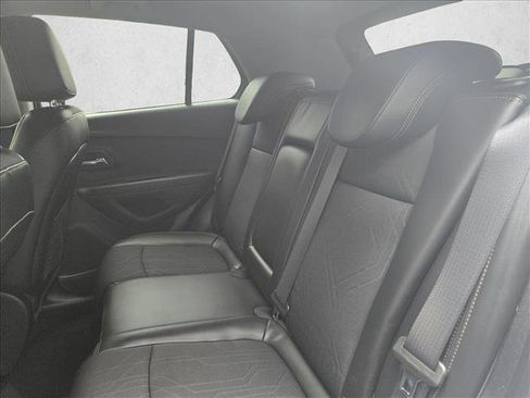 Used 2019 Chevrolet Trax LT w/ LT Convenience Package image 14